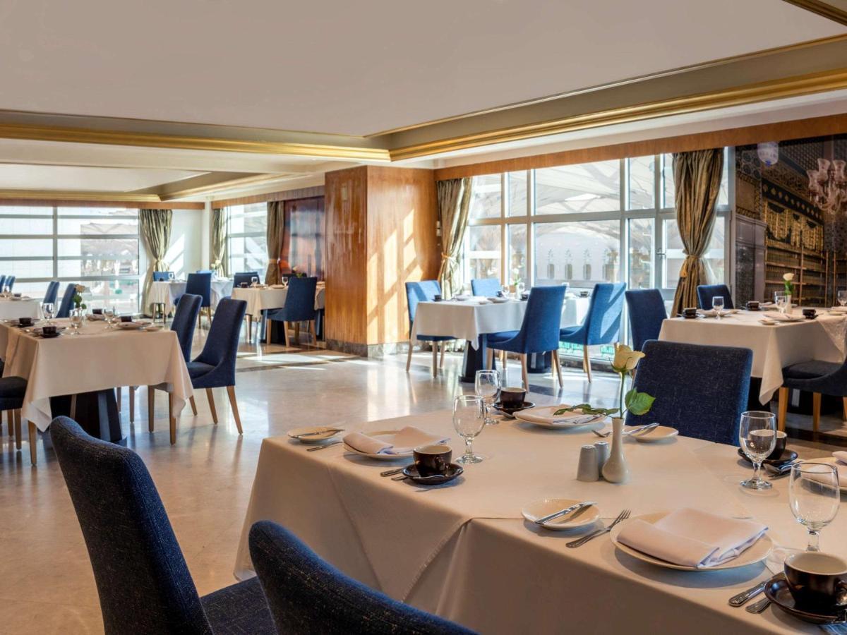 Anwar Al Madinah Moevenpick Hotel Medina Ngoại thất bức ảnh The restaurant's interior